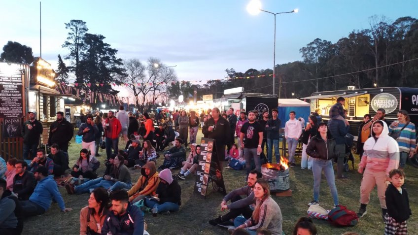 Continúa la fiesta de la cerveza en la Isla del Lago